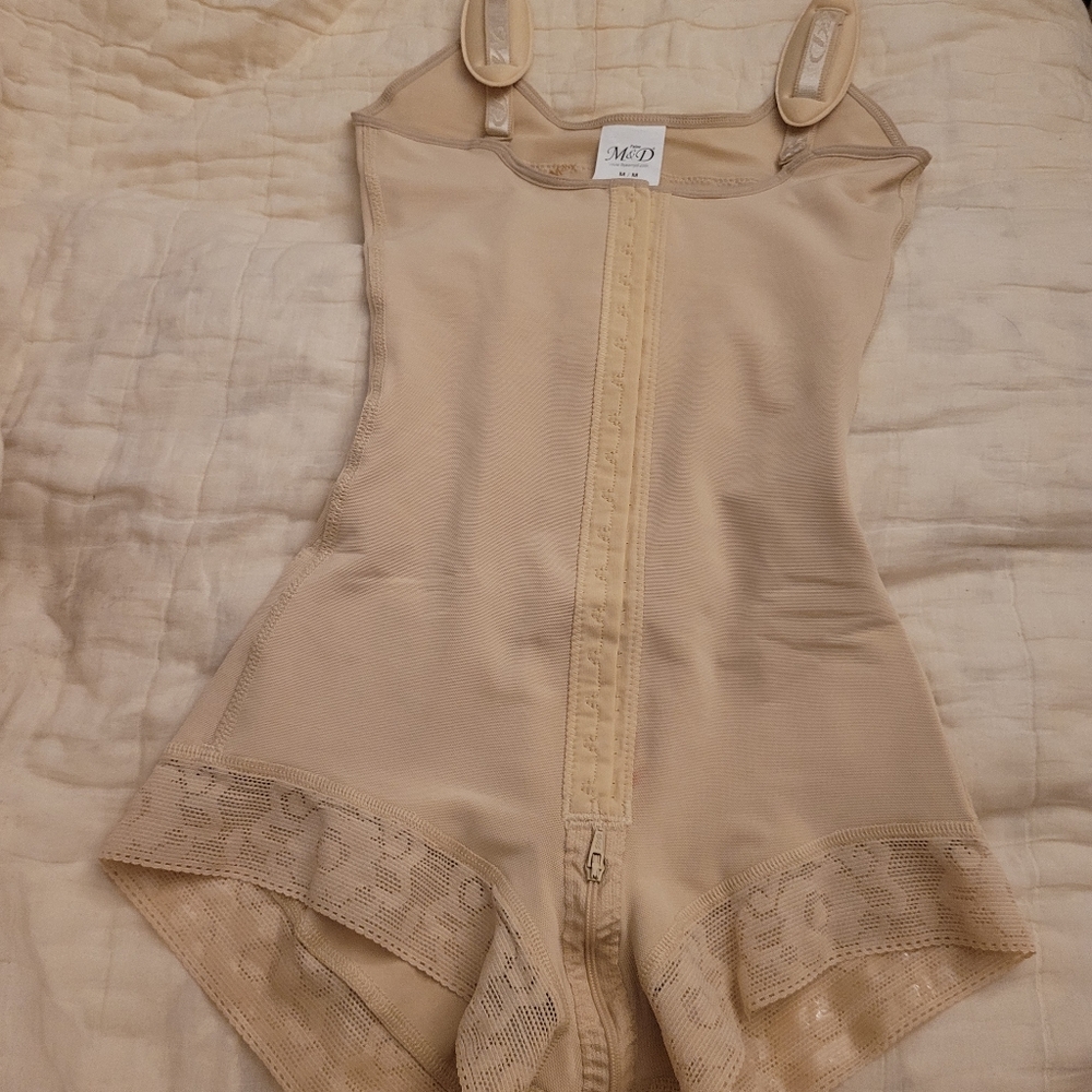 COPY - FAJAS  STRAPLESS BODY SHAPER WITH CENTER HOOKS from Columbiana Medium